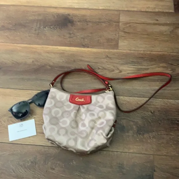 Coach crossbody - Picture 1 of 4